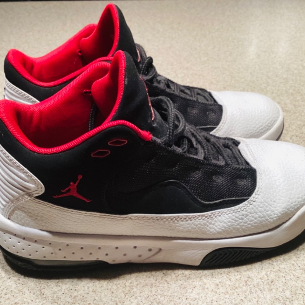 Air Jordan - Picture 2 of 5